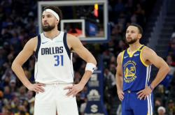 那不勒斯士气爆棚，NBA季后赛常规赛遇上达拉斯独行侠，目标明确直指晋级(独行侠马刺今天全场免费回放)